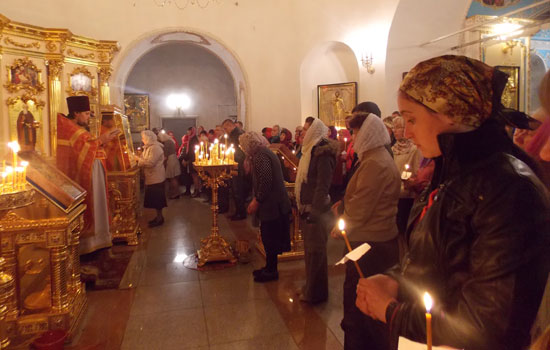Пасхальное богослужение в Новосельском храме, 2013 год